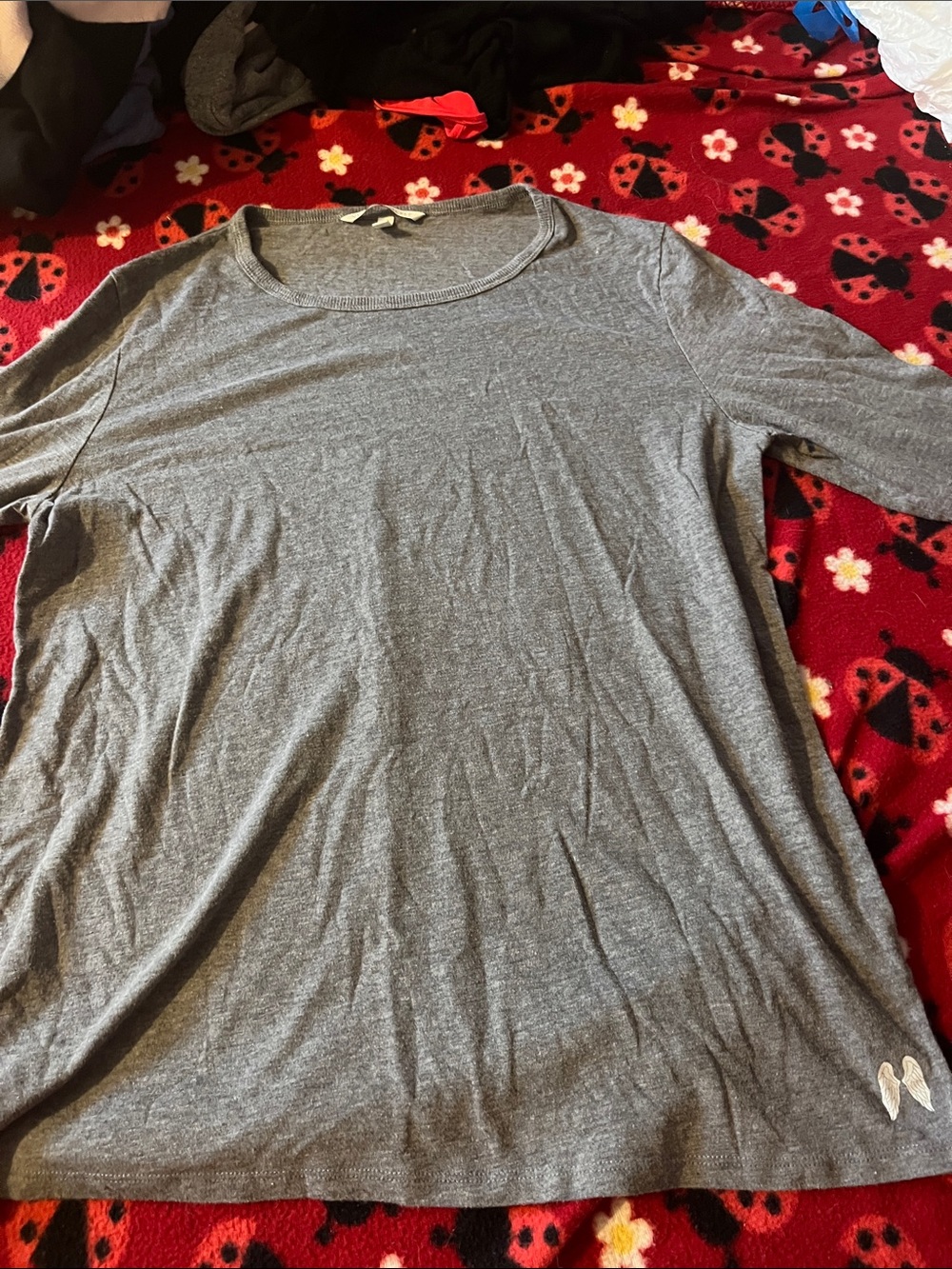 Victoria's Secret Women's Gray Long-Sleeve Scoop Neck Tee - Picture 1 of 2